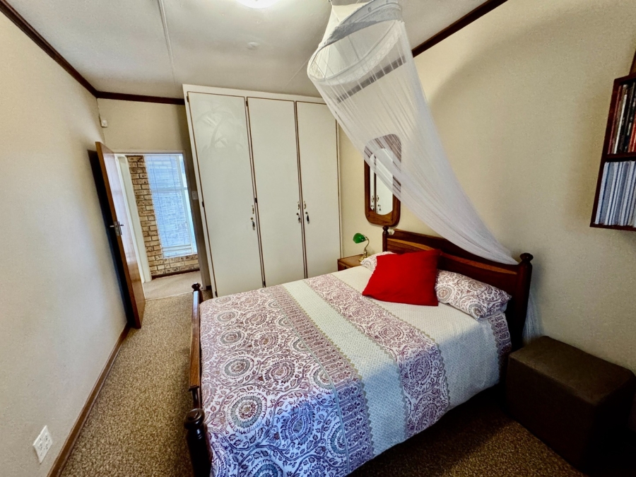 5 Bedroom Property for Sale in Van Der Hoff Park North West